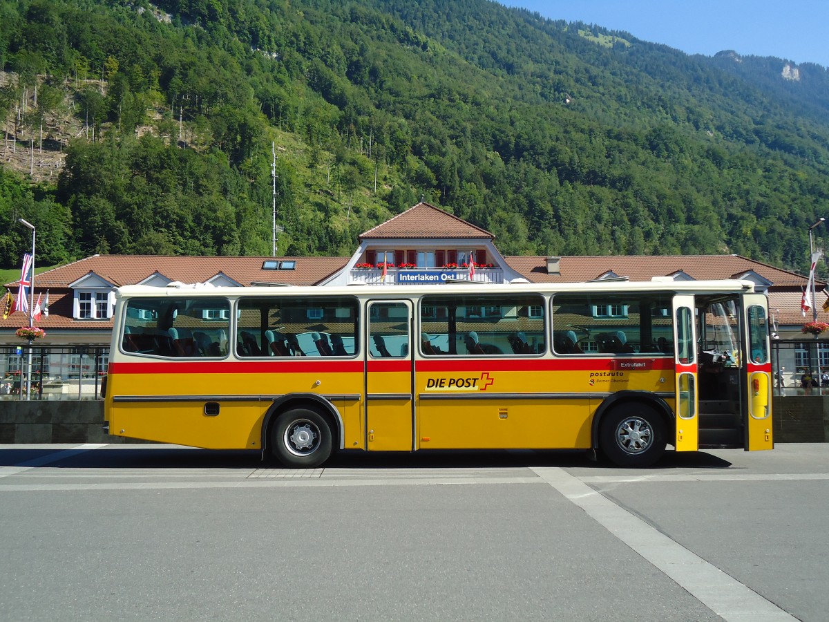 (134'662) - AVG Meiringen - Nr. 74/BE 607'481 - Saurer/R&J (ex P 24'357) am 3. Juli 2011 beim Bahnhof Interlaken Ost