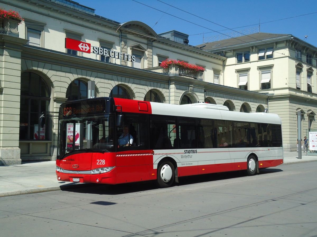 (135'497) - SW Winterthur - Nr. 228/ZH 558'228 - Solaris am 17. August 2011 beim Hauptbahnhof Winterthur