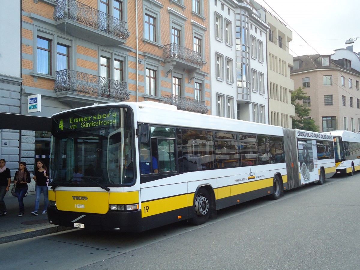 (135'931) - VBSH Schaffhausen - Nr. 19/SH 38'019 - Volvo/Hess am 14. September 2011 beim Bahnhof Schaffhausen