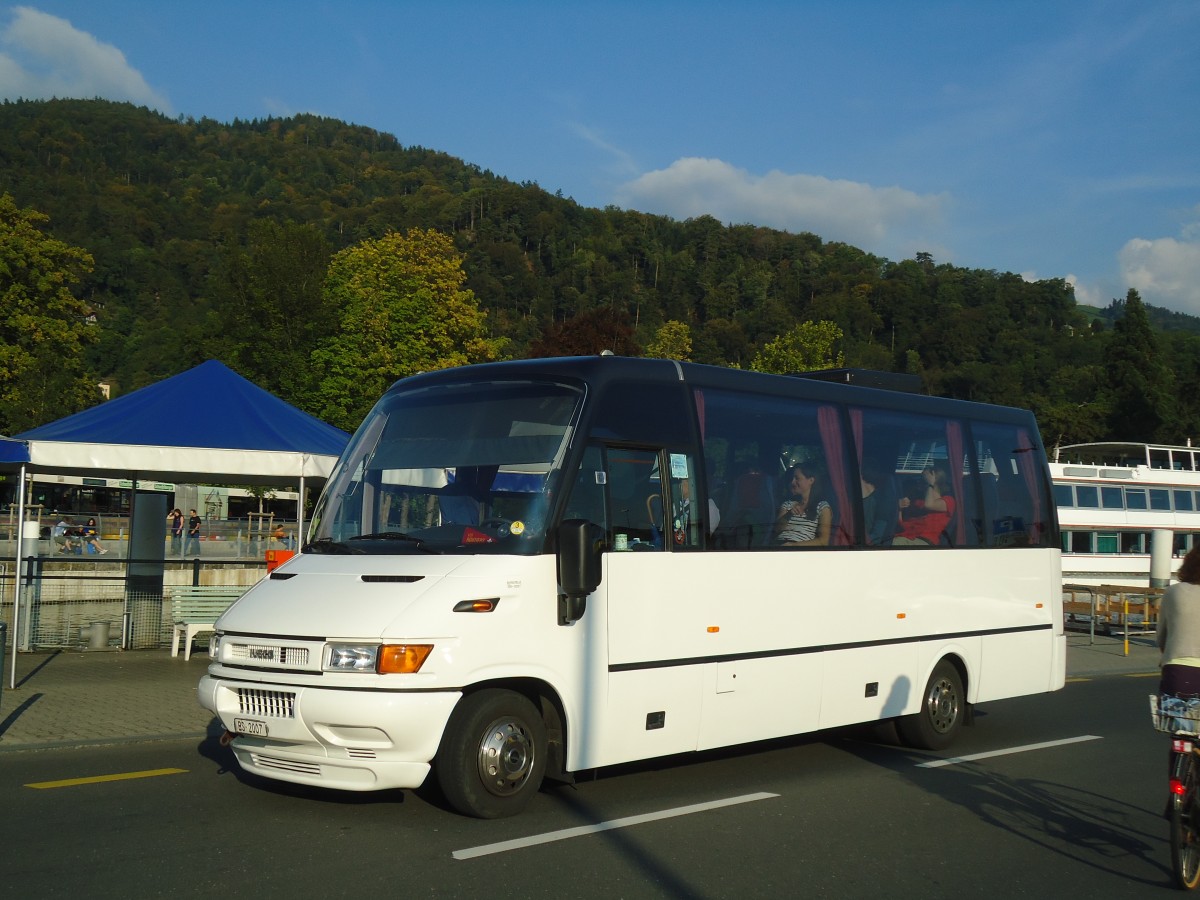 (135'982) - Hollinger, Basel - BS 2007 - Iveco am 22. September 2011 in Thun, Seestrasse