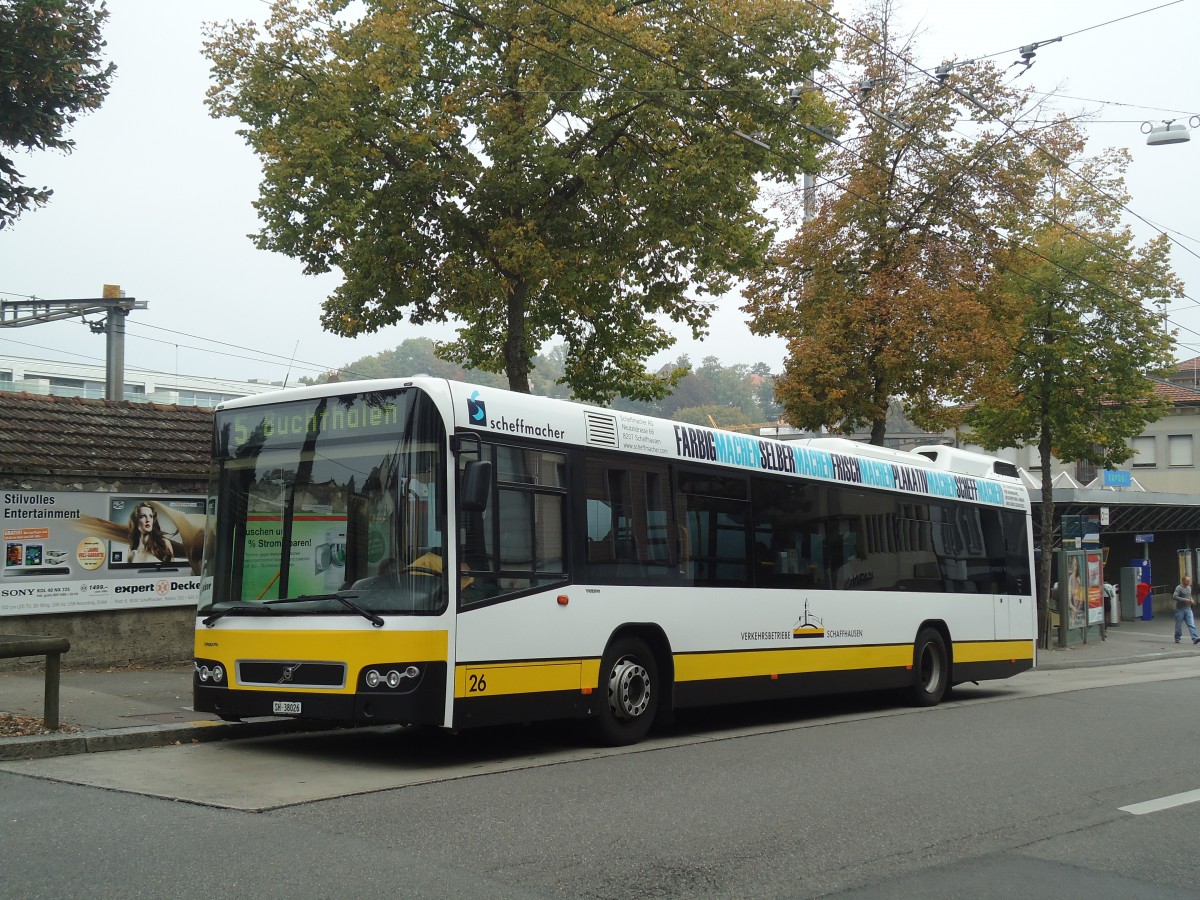 (136'028) - VBSH Schaffhausen - Nr. 26/SH 38'026 - Volvo am 25. September 2011 beim Bahnhof Schaffhausen