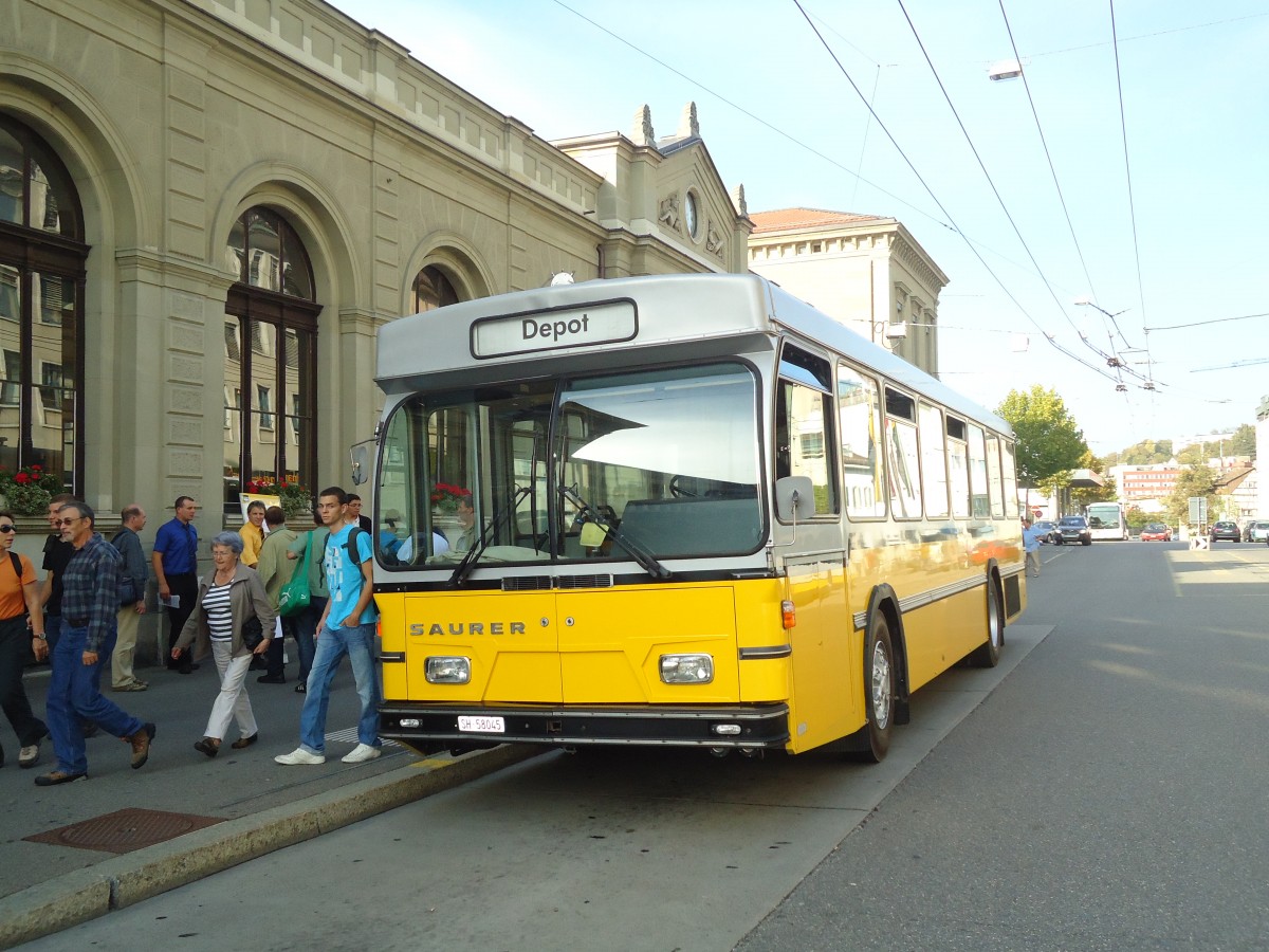 (136'240) - Wanner, Schleitheim - SH 58'045 - Saurer/Hess (ex Ruklic, Schaffhausen; ex VBSH Schaffhausen Nr. 40; ex VBSH Schaffhausen Nr. 19) am 25. September 2011 beim Bahnhof Schaffhausen