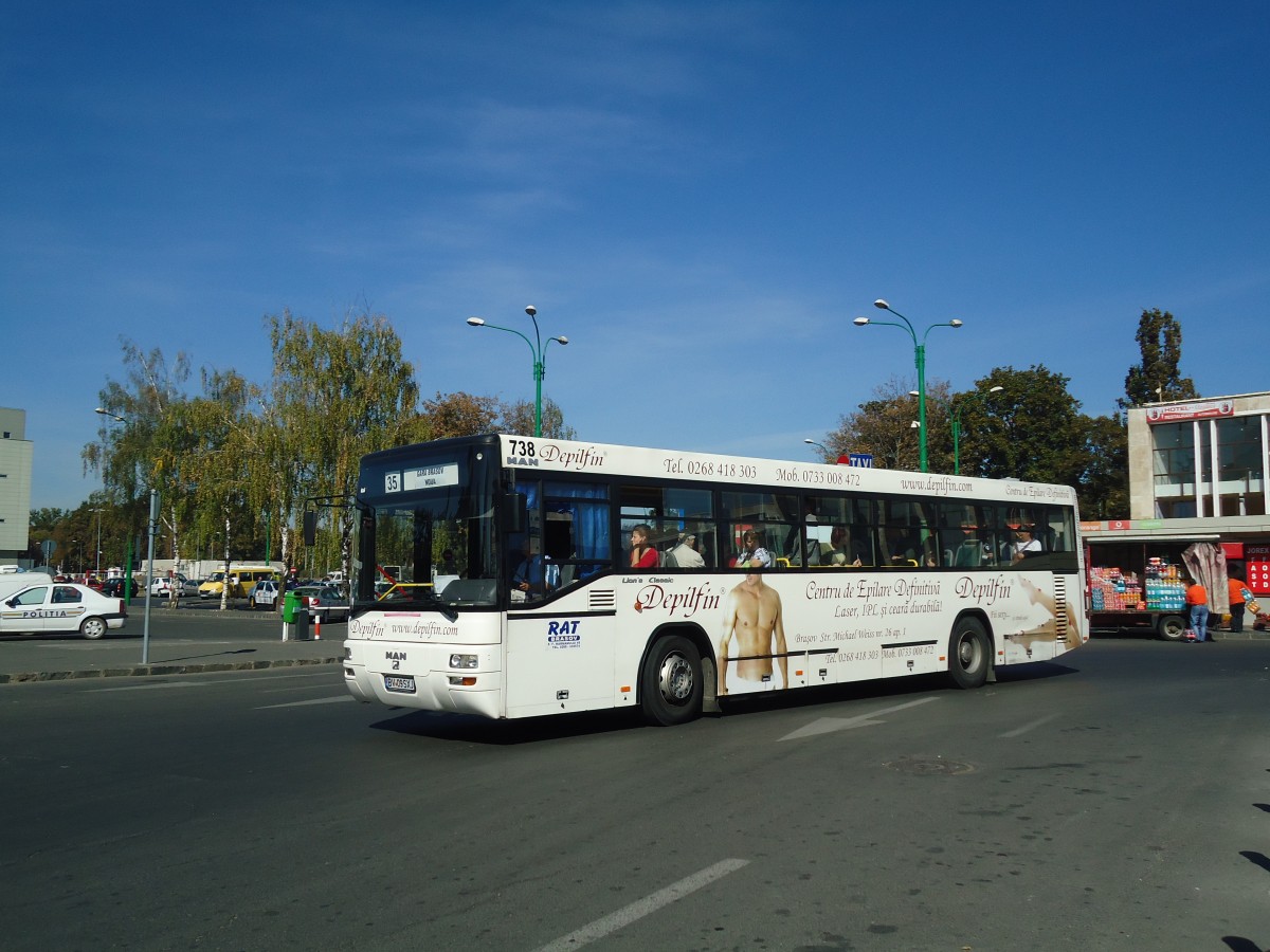 (136'367) - RAT Brasov - Nr. 738/BV 09 SXJ - MAN am 4. Oktober 2011 beim Bahnhof Brasov