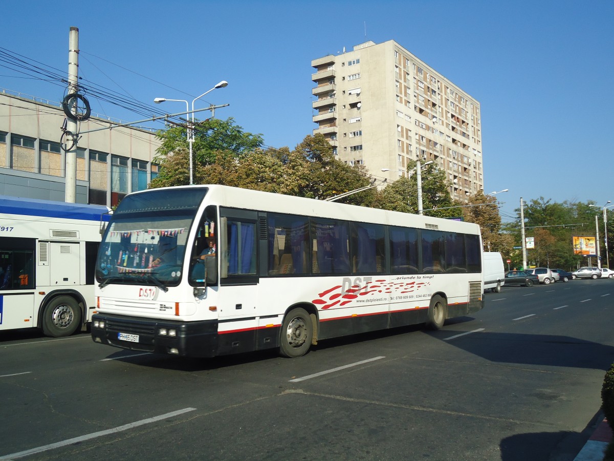 (136'440) - DST Ploiesti - PH 65 DST - Den Oudsten am 5. Oktober 2011 beim Bahnhof Ploiesti