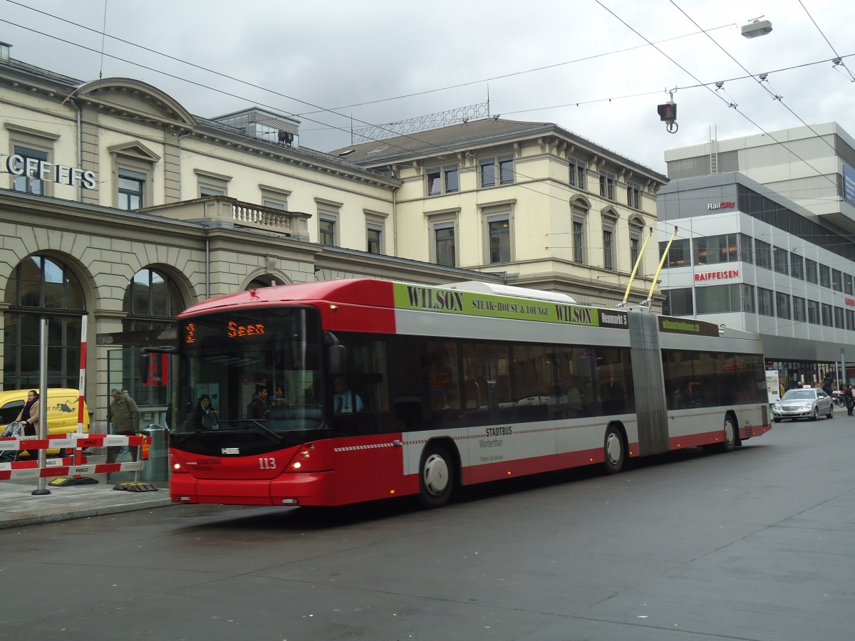 (137'204) - SW Winterthur - Nr. 113 - Hess/Hess Gelenktrolleybus am 14. Dezember 2011 beim Hauptbahnhof Winterthur