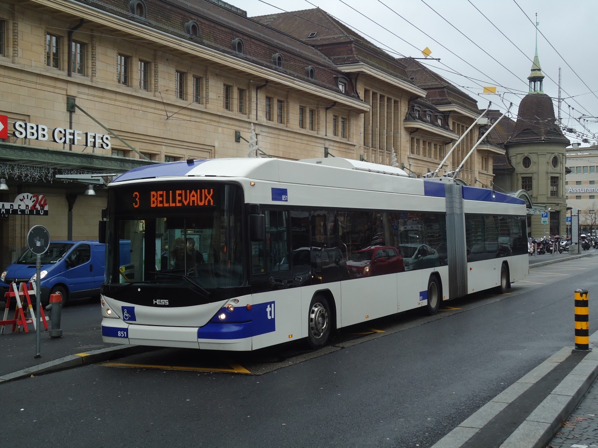 (137'274) - TL Lausanne - Nr. 851 - Hess/Hess Gelenktrolleybus am 18. Dezember 2011 beim Bahnhof Lausanne