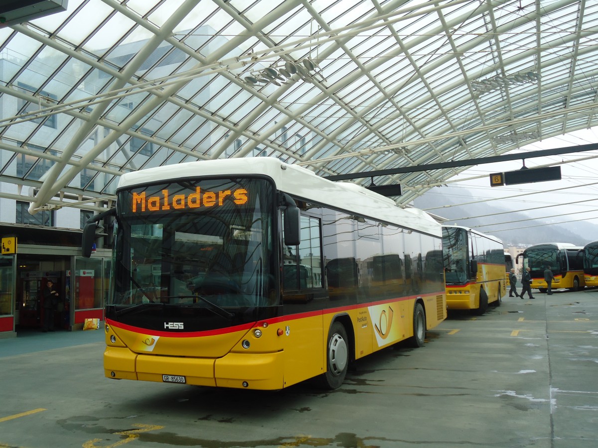 (137'902) - PostAuto Graubnden - GR 85'630 - Scania/Hess am 5. Mrz 2012 in Chur, Postautostation