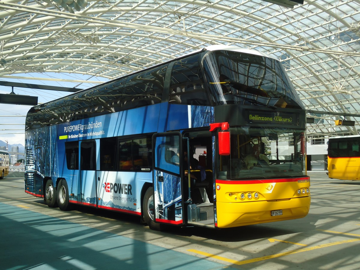 (139'004) - PostAuto Graubnden - GR 162'999 - Neoplan am 20. Mai 2012 in Chur, Postautostation