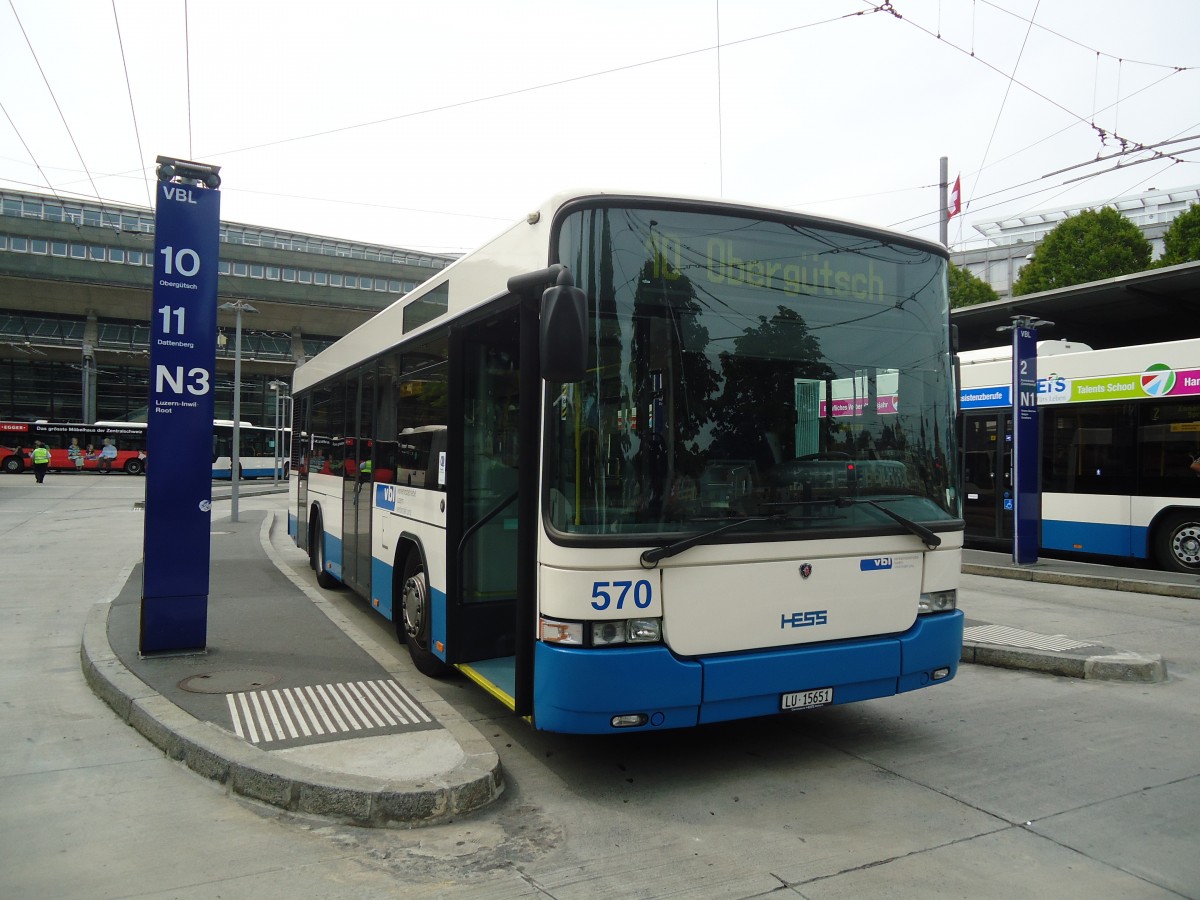 (139'107) - VBL Luzern - Nr. 570/LU 15'651 - Scania/Hess am 27. Mai 2012 beim Bahnhof Luzern