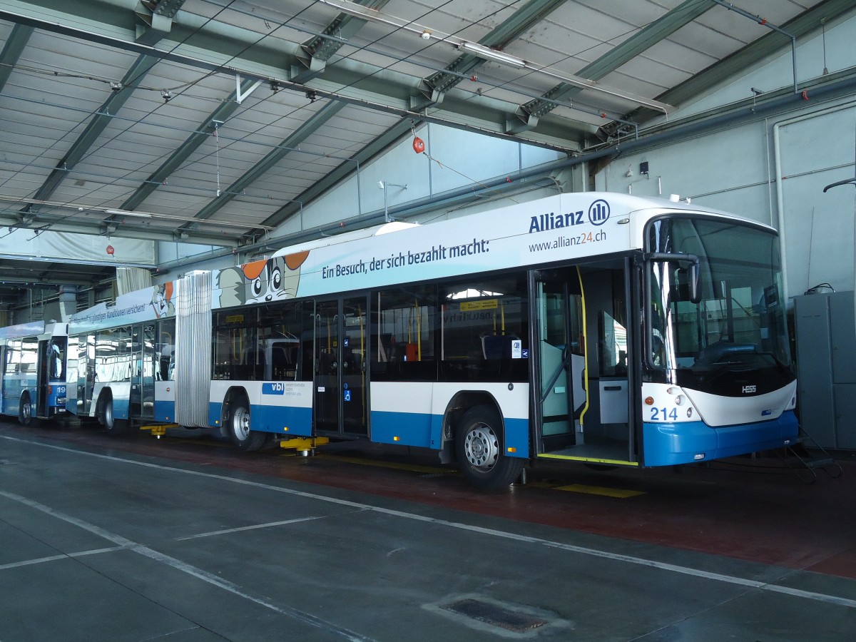 (139'240) - VBL Luzern - Nr. 214 - Hess/Hess Gelenktrolleybus am 2. Juni 2012 in Luzern, Depot