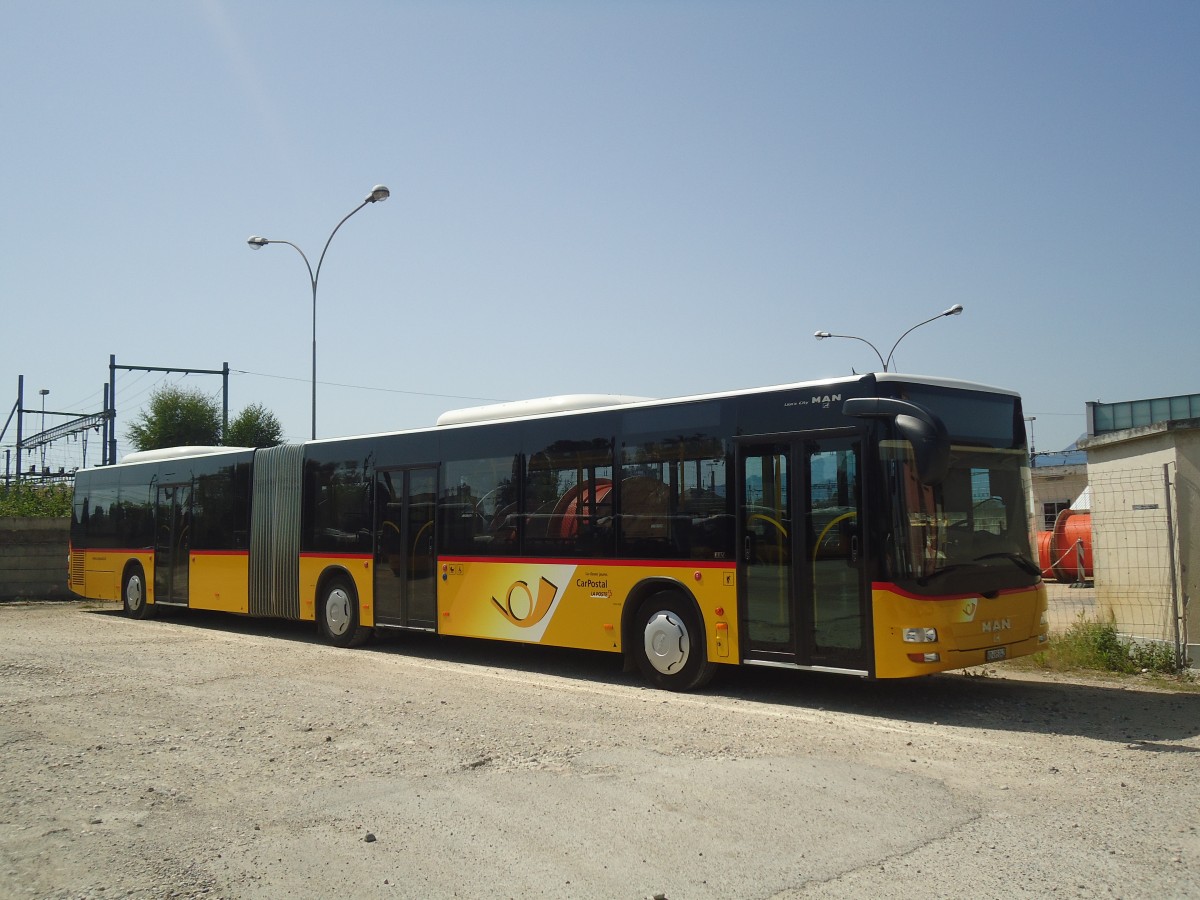 (141'358) - CarPostal Ouest - VD 495'042 - MAN am 19. August 2012 in Yverdon, Garage