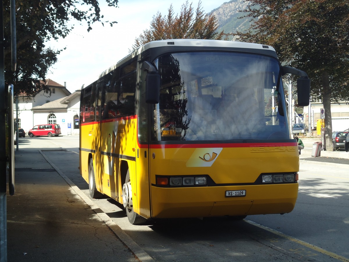 (141'835) - TMR Martigny - VS 1109 - Neoplan (ex Perrodin-Mtral, Le Chble) am 23. September 2012 beim Bahnhof Martigny