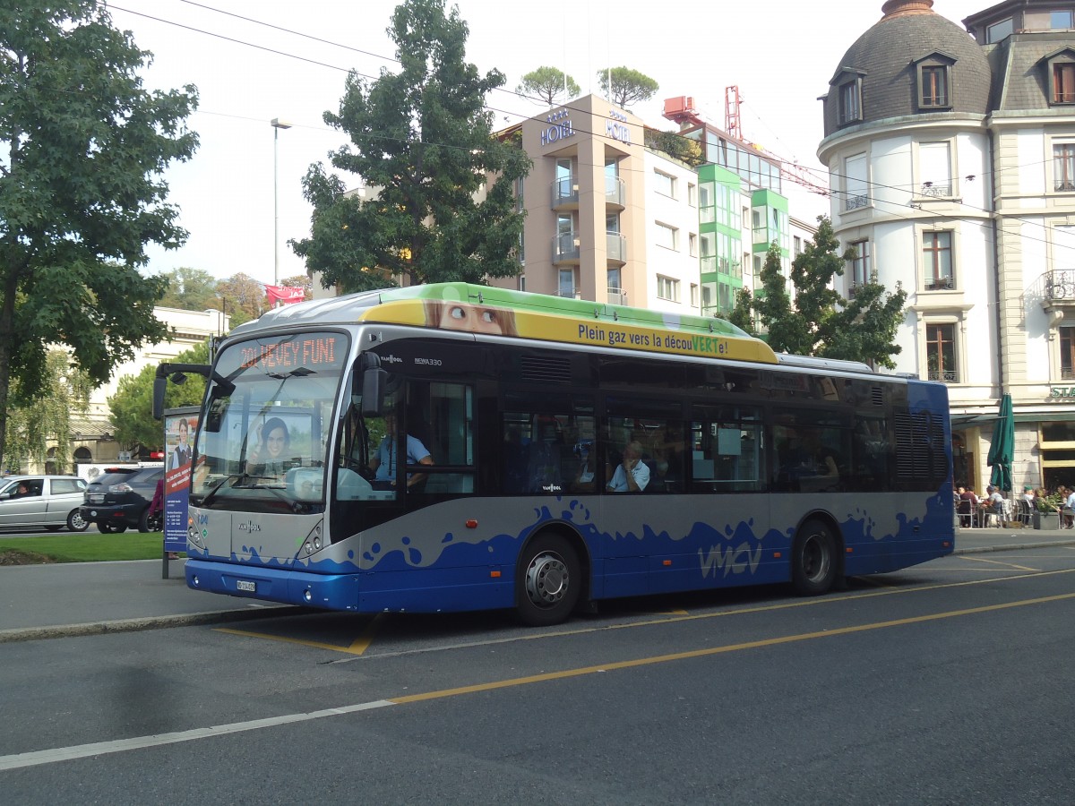 (141'848) - VMCV Clarens - Nr. 104/VD 114'029 - Van Hool am 23. September 2012 beim Bahnhof Vevey