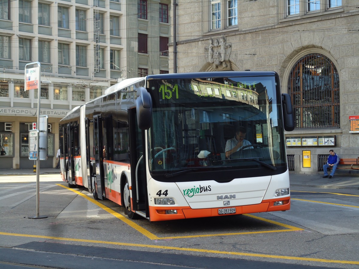 (141'953) - Regiobus, Gossau - Nr. 44/SG 283'909 - MAN am 20. Oktober 2012 beim Bahnhof St. Gallen