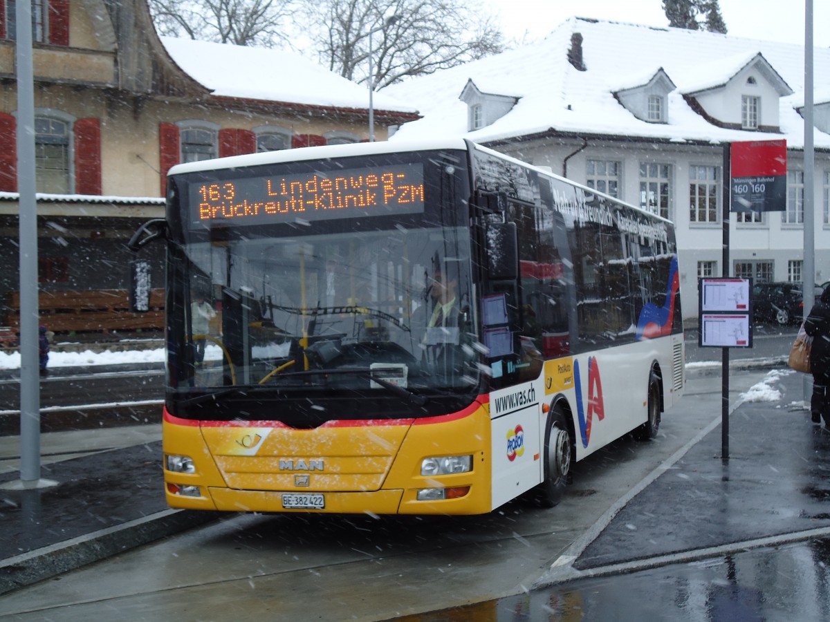 (142'439) - Lengacher, Mnsingen - Nr. 6/BE 382'422 - MAN/Gppel am 10. Dezember 2012 beim Bahnhof Mnsingen