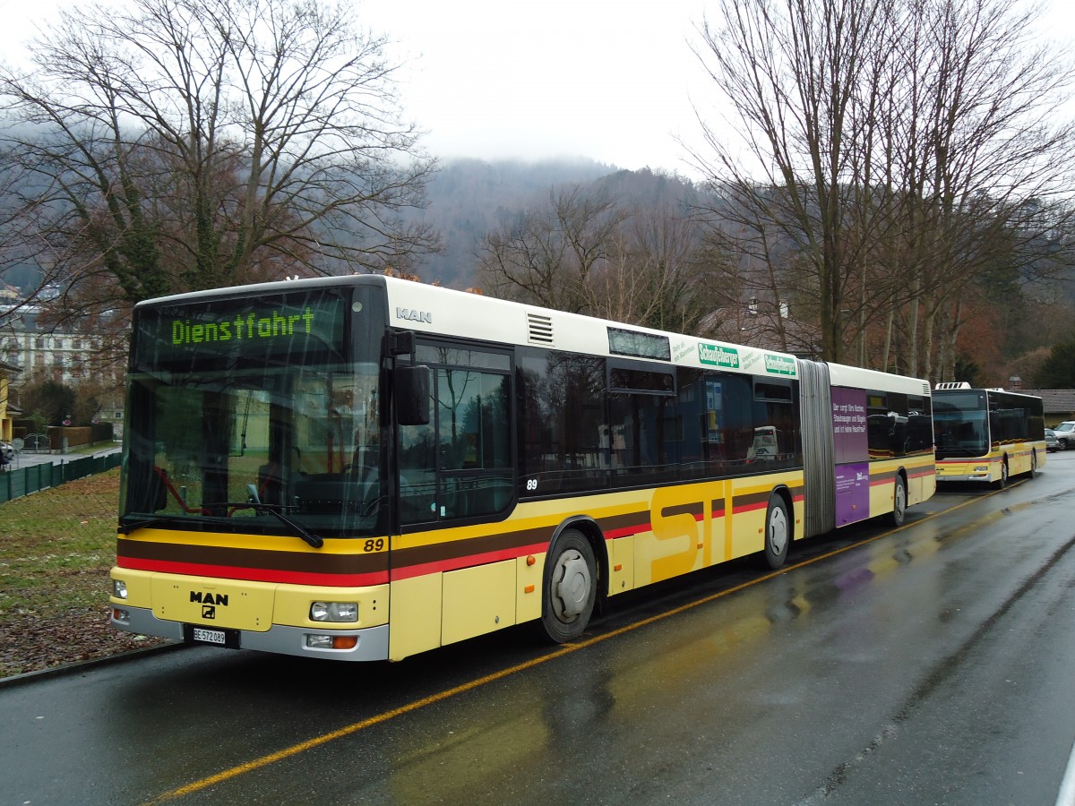 (142'565) - STI Thun - Nr. 89/BE 572'089 - MAN am 20. Dezember 2012 bei der Schifflndte Thun