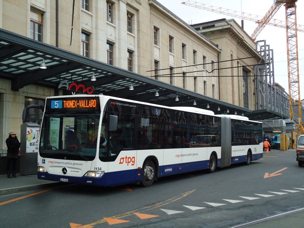 (143'348) - TPG Genve - Nr. 1134/GE 960'884 - Mercedes am 22. Februar 2013 beim Bahnhof Genve