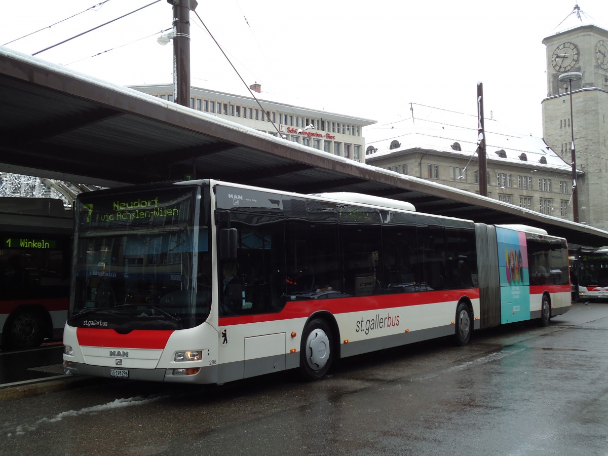 (143'646) - St. Gallerbus, St. Gallen - Nr. 296/SG 198'296 - MAN am 20. April 2013 beim Bahnhof St. Gallen