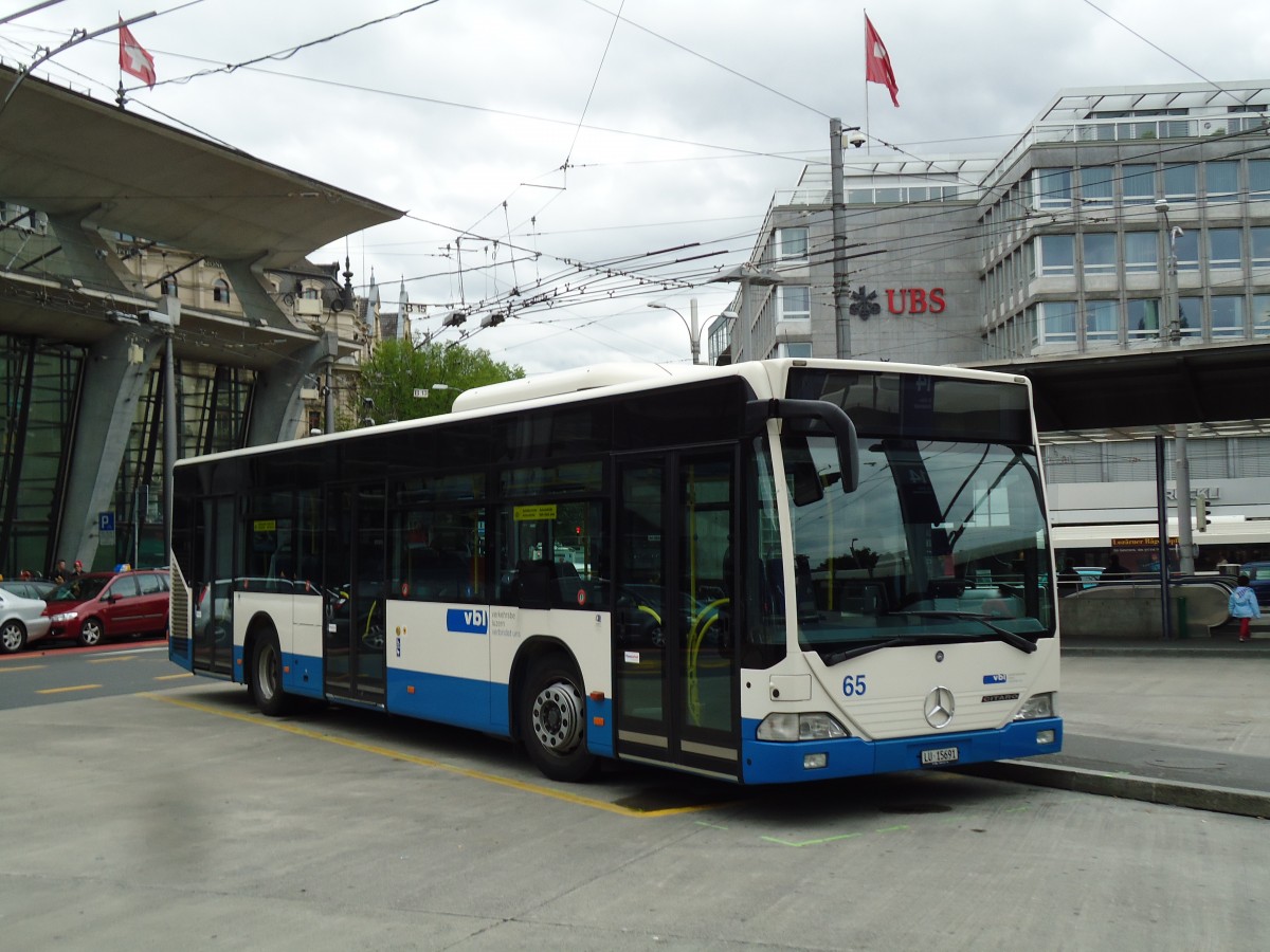 (144'943) - VBL Luzern - Nr. 65/LU 15'691 - Mercedes am 10. Juni 2013 beim Bahnhof Luzern