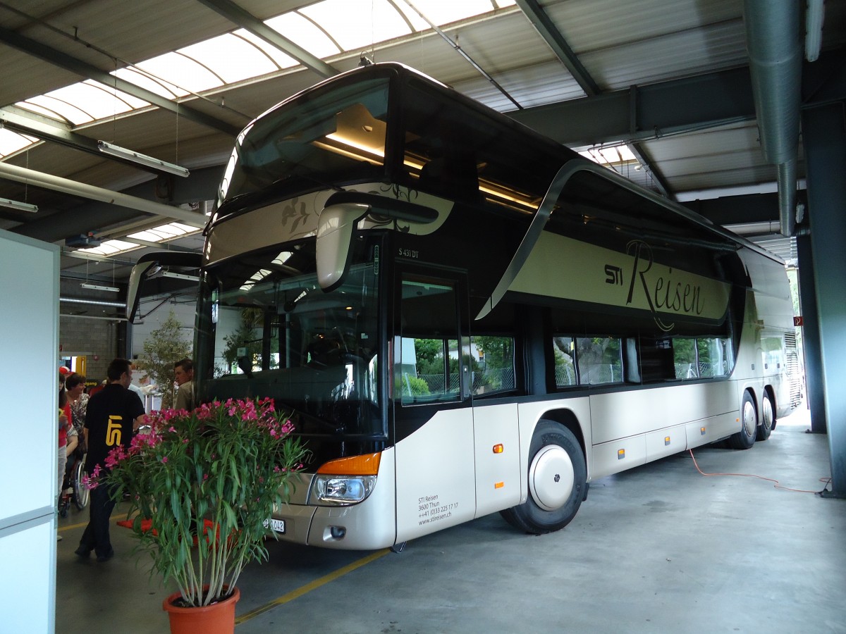 (145'020) - STI Thun - Nr. 42/BE 120'042 - Setra am 15. Juni 2013 in Thun, Garage