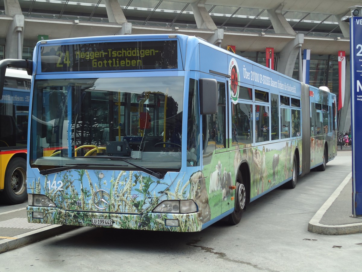 (145'709) - VBL Luzern - Nr. 142/LU 199'442 - Mercedes am 8. Juli 2013 beim Bahnhof Luzern