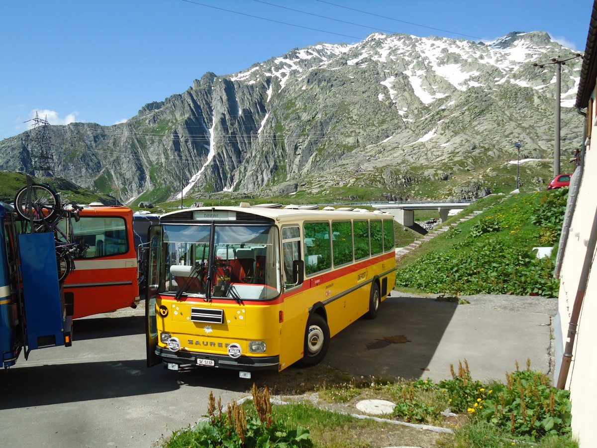 (145'841) - Fssler, Unteriberg - Nr. 6/SZ 5232 - Saurer/R&J (ex Schrch, Gutenburg Nr. 6; ex P 24'358) am 20. Juli 2013 in Gotthard, Passhhe