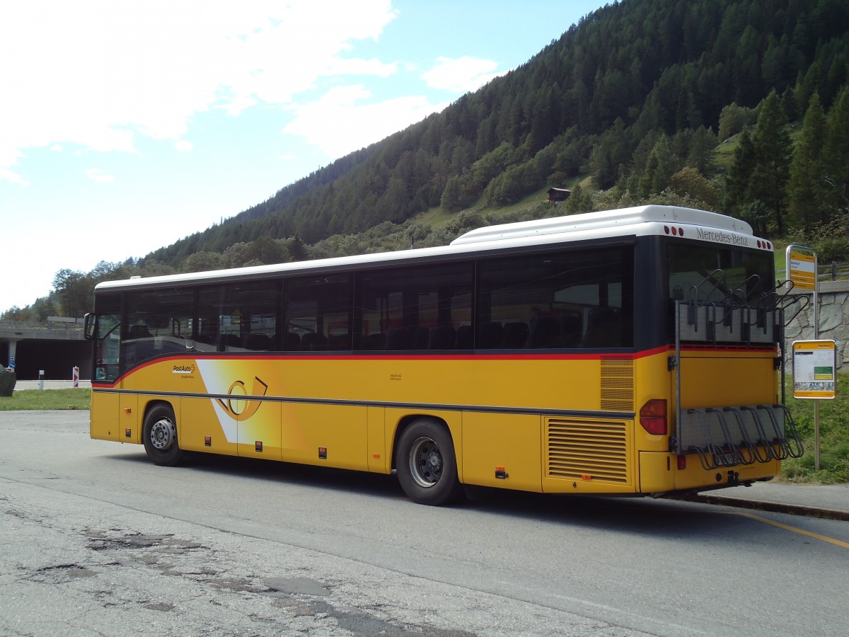 (147'033) - Mattli, Wassen - UR 9105 - Mercedes am 2. September 2013 beim Bahnhof Oberwald