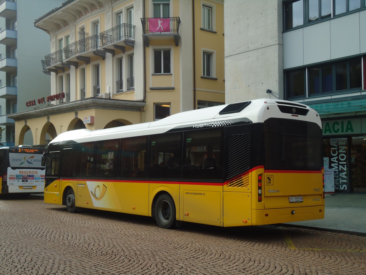 (147'679) - AutoPostale Ticino - TI 72'273 - Volvo am 5. November 2013 beim Bahnhof Bellinzona