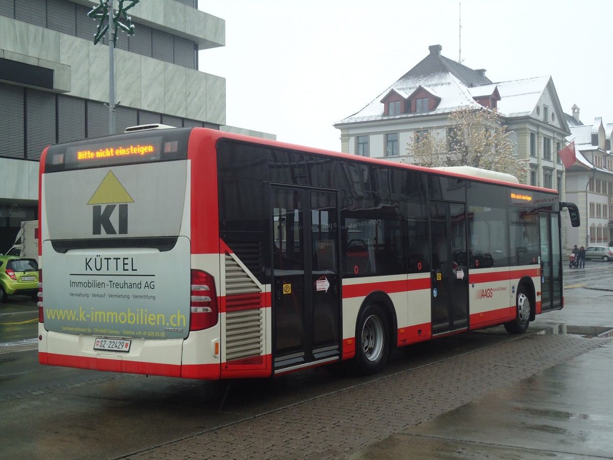 (148'130) - AAGS Schwyz - Nr. 29/SZ 22'429 - Mercedes am 23. November 2013 in Schwyz, Post