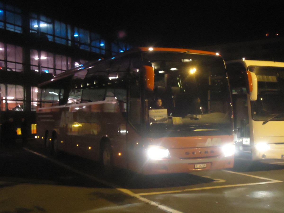 (148'248) - Aus der Schweiz: AFA Adelboden - Nr. 23/BE 26'709 - Setra (ex Blaguss, A-Wien Nr. 5402) am 7. Dezember 2013 in Colmar, Place Lacarre