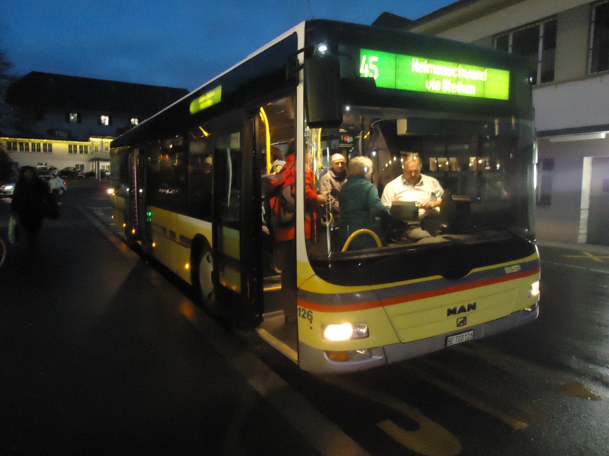 (148'312) - STI Thun - Nr. 126/BE 700'126 - MAN am 14. Dezember 2013 beim Bahnhof Oberdiessbach