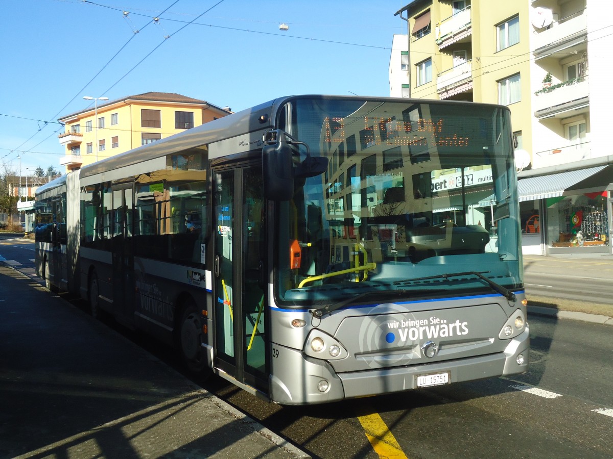 (148'535) - AAGR Rothenburg - Nr. 39/LU 15'751 - Irisbus am 27. Dezember 2013 in Emmenbrcke, Sprengi