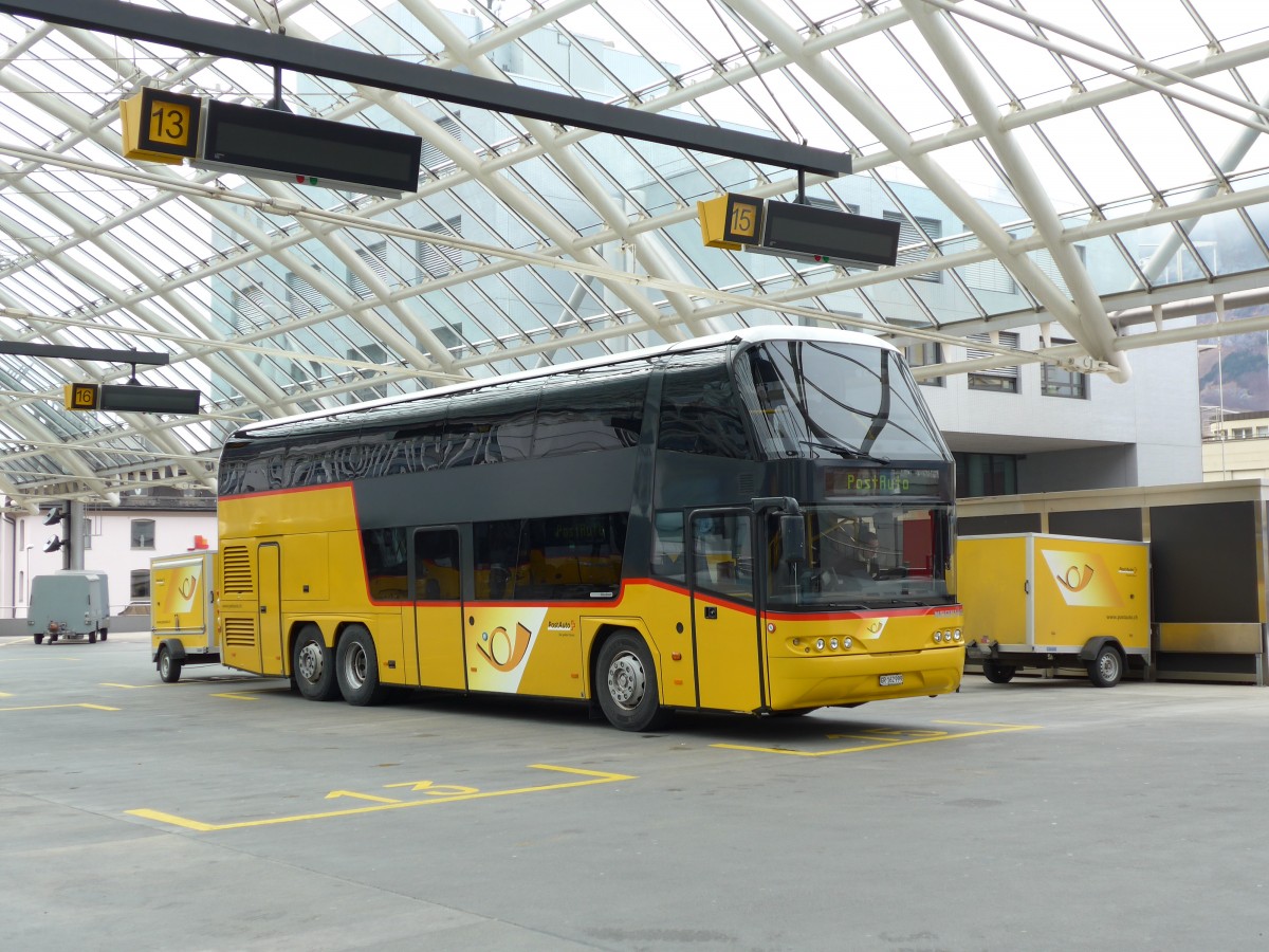 (149'102) - PostAuto Graubnden - GR 162'999 - Neoplan am 1. Mrz 2014 in Chur, Postautostation