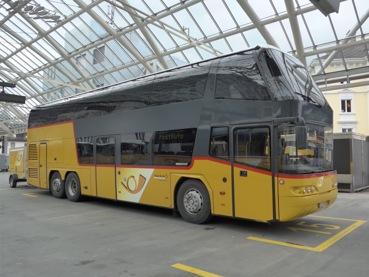 (149'173) - PostAuto Graubnden - GR 162'999 - Neoplan am 1. Mrz 2014 in Chur, Postautostation