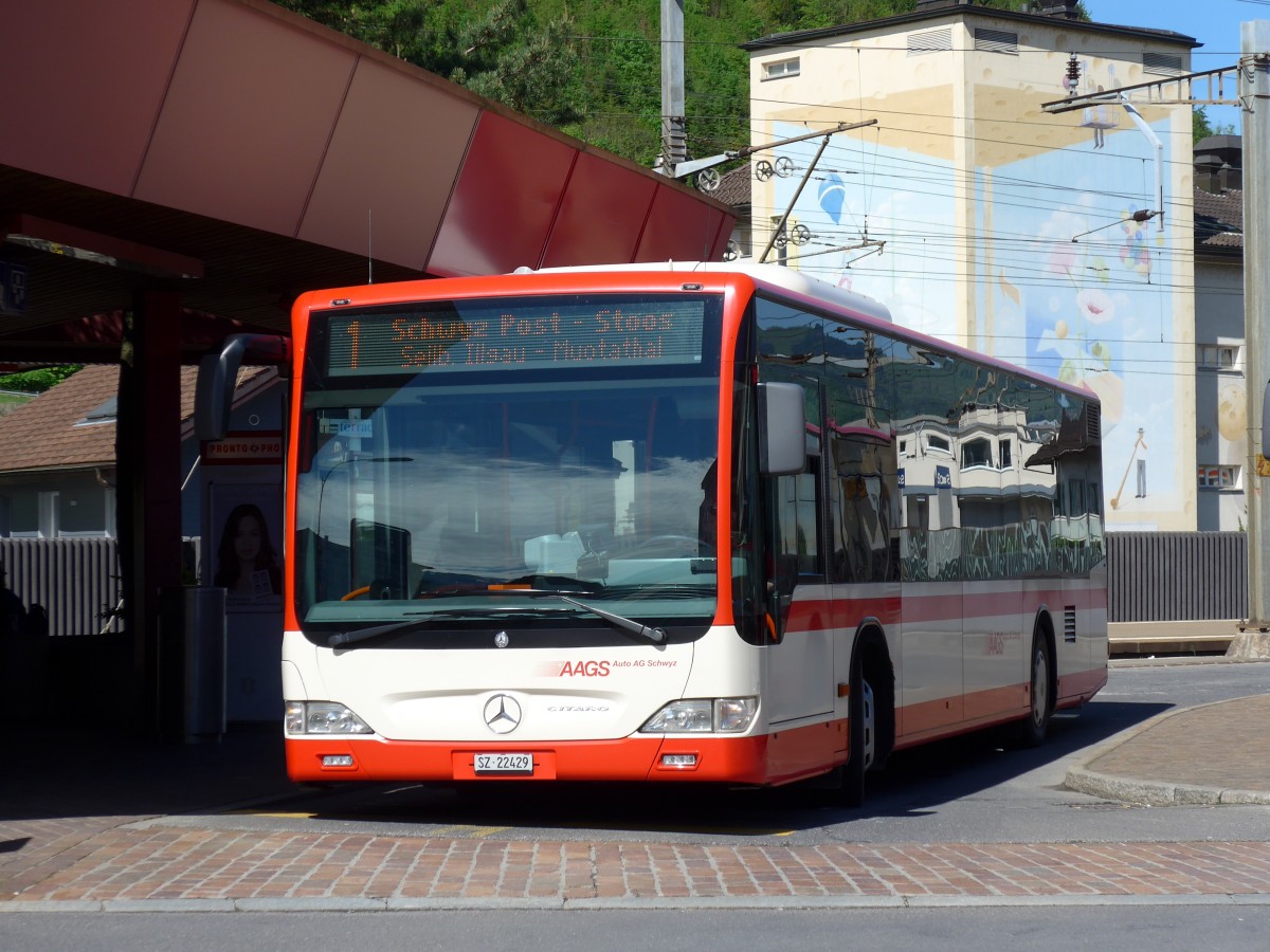 (150'561) - AAGS Schwyz - Nr. 29/SZ 22'429 - Mercedes am 10. Mai 2014 beim Bahnhof Schwyz