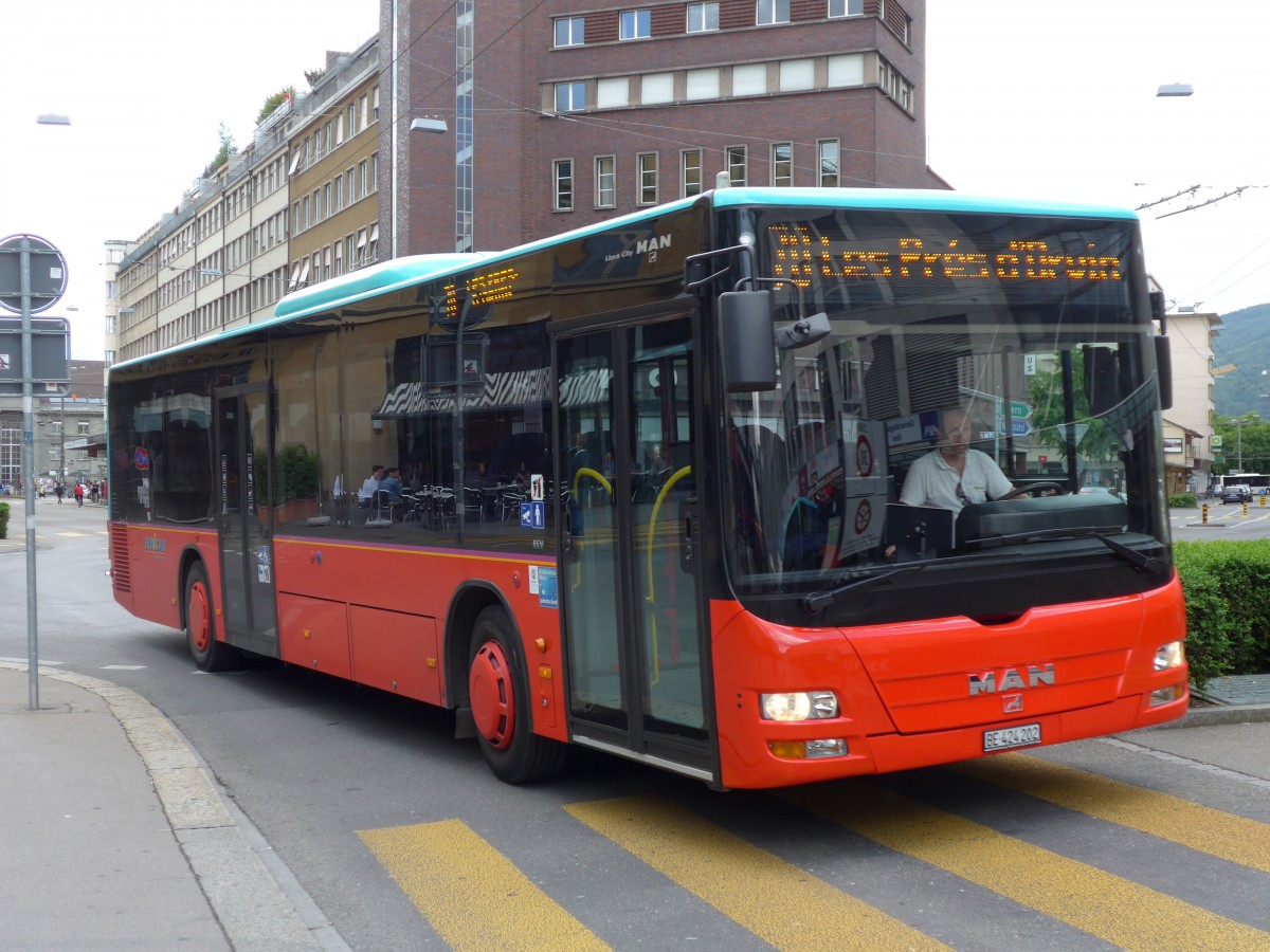 (151'088) - Funi-Car, Biel - Nr. 2/BE 424'202 - MAN am 29. Mai 2014 in Biel, Guisanplatz