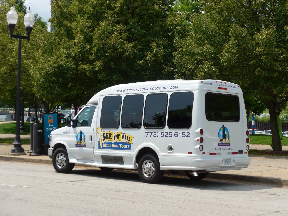 (153'124) - Chicago Tours, Chicago - 13'181 PT - Ford am 18. Juli 2014 in Chicago, Navy Pier