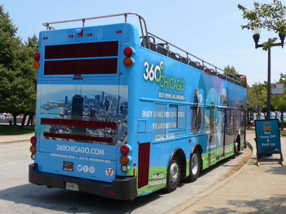 (153'180) - Trolley&Double Decker, Chicago - Nr. 327/10'985 PT - ??? am 18. Juli 2014 in Chicago, Navy Pier