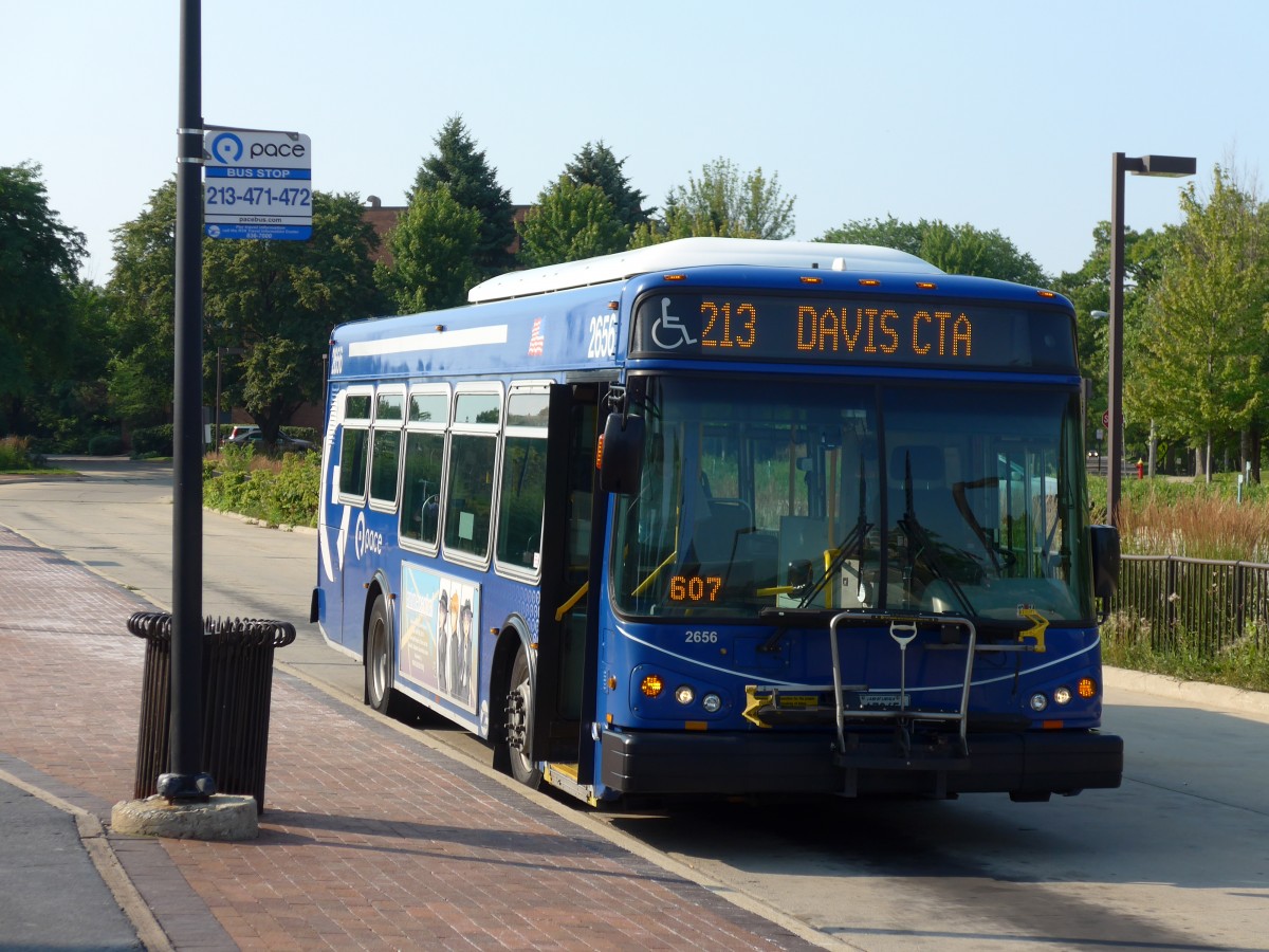 (153'253) - Pace Arlington Hights - Nr. 2656/M 172'656 - ElDorado National am 19. Juli 2014 beim Bahnhof Highland Park