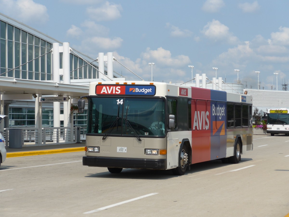 (153'365) - AVIS-Budget, Chicago - Nr. 14/6572 N - Gillig am 20. Juli 2014 in Chicago, Airport O'Hare