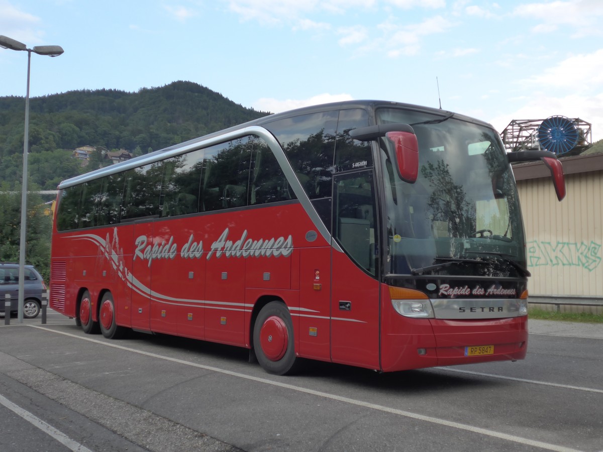 (153'666) - Aus Luxemburg: Schammo-Heinen, Perl - RP 5847 - Setra am 5. August 2014 in Thun, Seestrasse