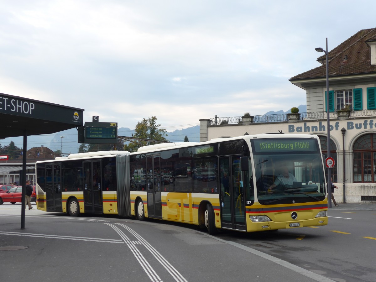 (155'363) - STI Thun - Nr. 137/BE 801'137 - Mercedes am 25. September 2014 beim Bahnhof Thun