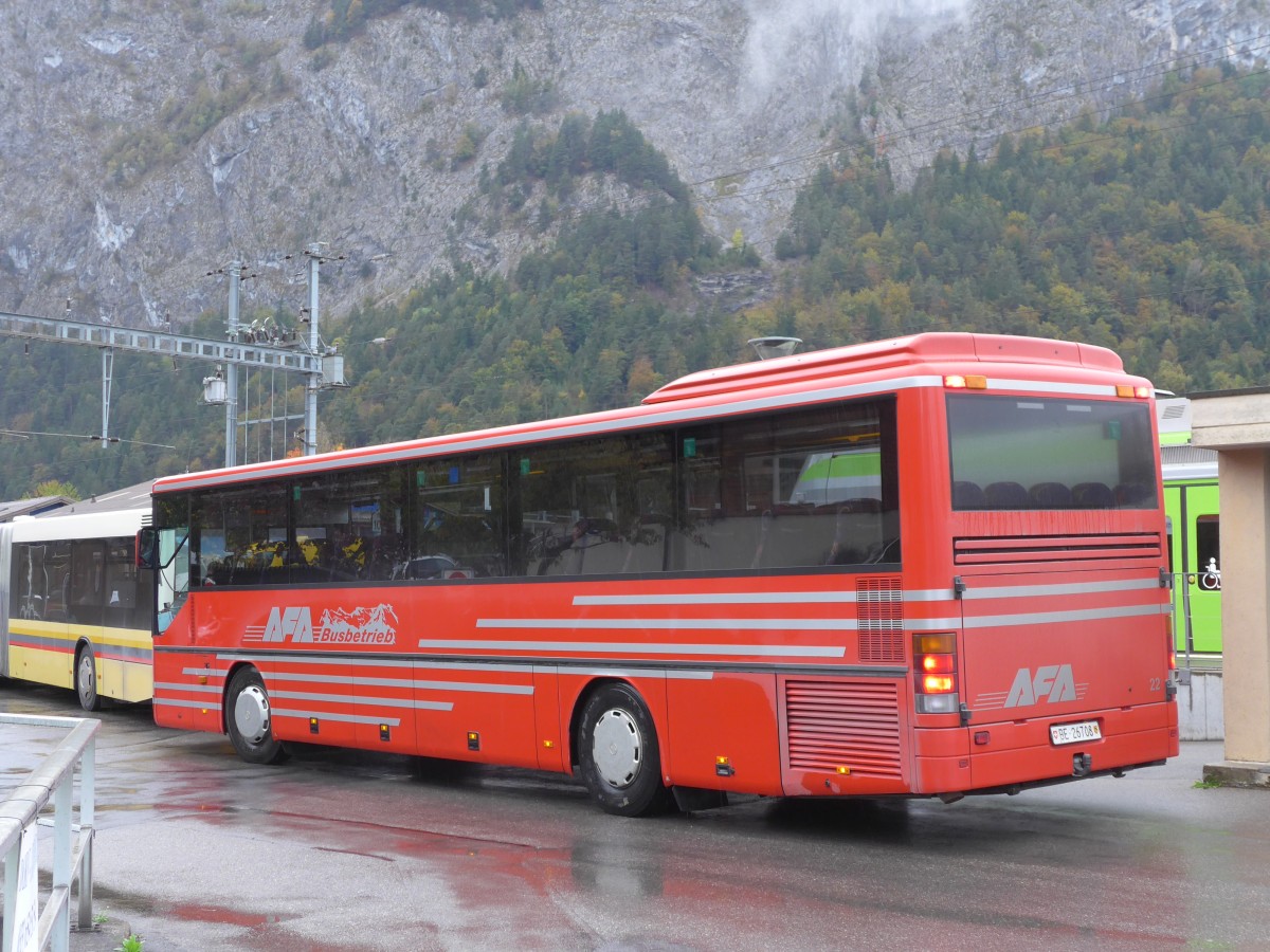 (155'751) - AFA Adelboden - Nr. 22/BE 26'708 - Setra (ex Nr. 8) am 13. Oktober 2014 beim Bahnhof Wimmis