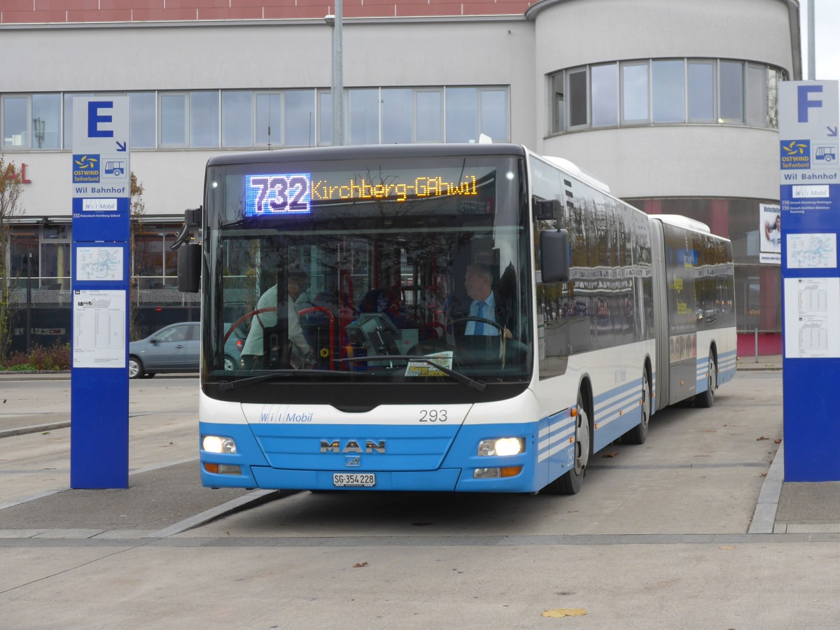 (155'917) - WilMobil, Wil - Nr. 293/SG 354'228 - MAN (ex RTB Altsttten Nr. 3; ex SBC Chur Nr. 97) am 22. Oktober 2014 beim Bahnhof Wil