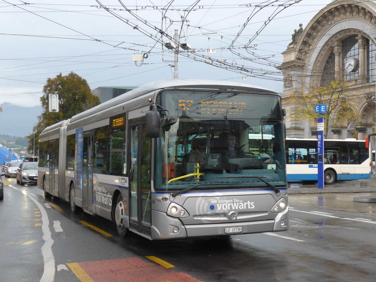 (156'070) - AAGR Rothenburg - Nr. 44/LU 15'739 - Irisbus am 25. Oktober 2014 beim Bahnhof Luzern