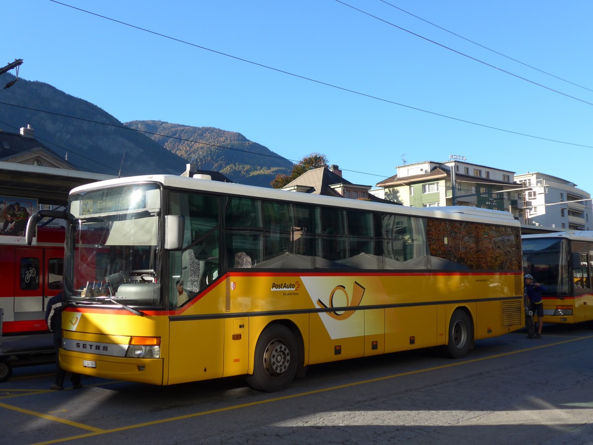 (156'336) - PostAuto Wallis - VS 241'969 - Setra am 31. Oktober 2014 beim Bahnhof Brig