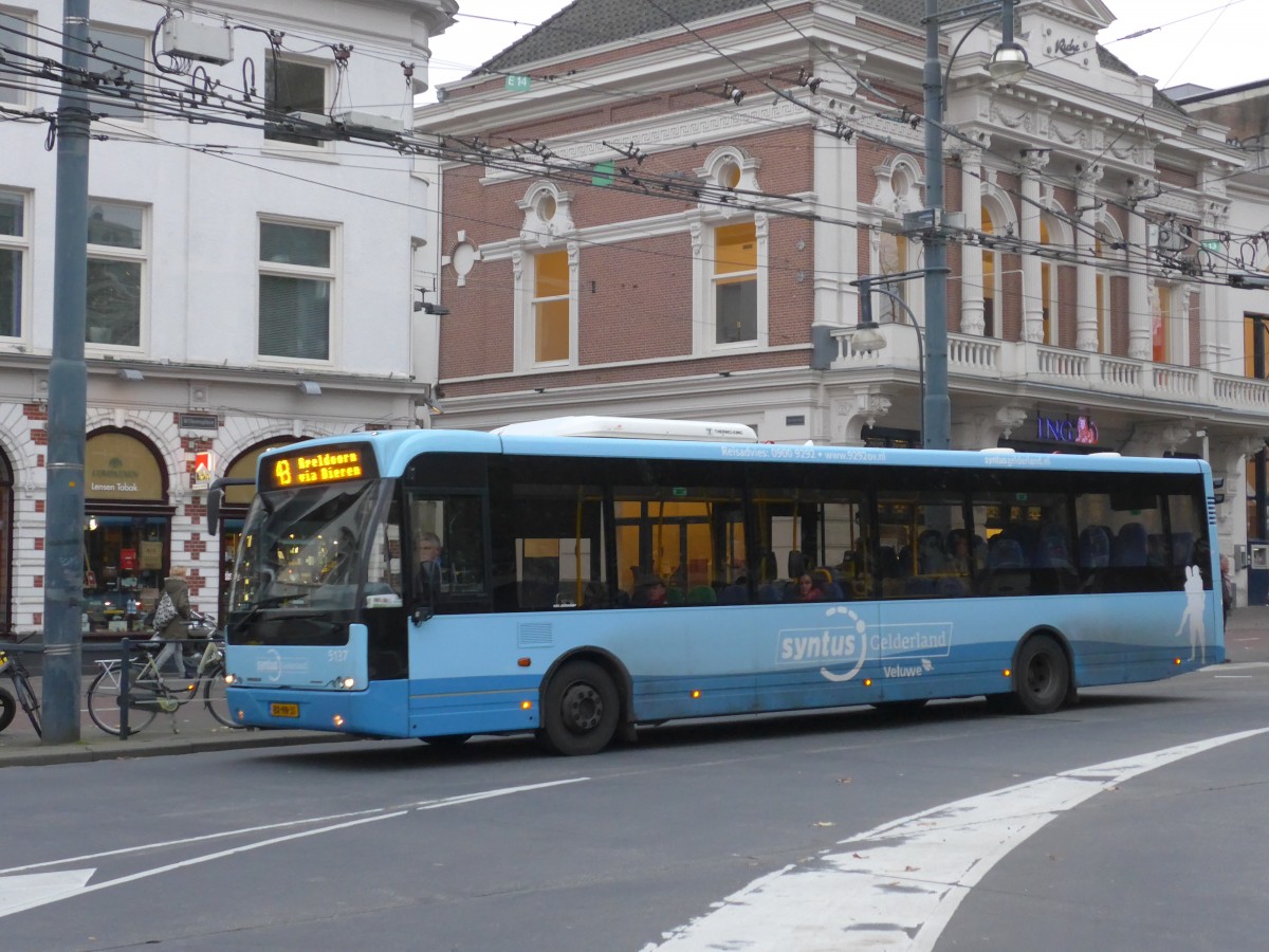 (157'002) - Syntus - Nr. 5137/BX-VN-31 - VDL Berkhof am 20. November 2014 in Arnhem, Willemsplein