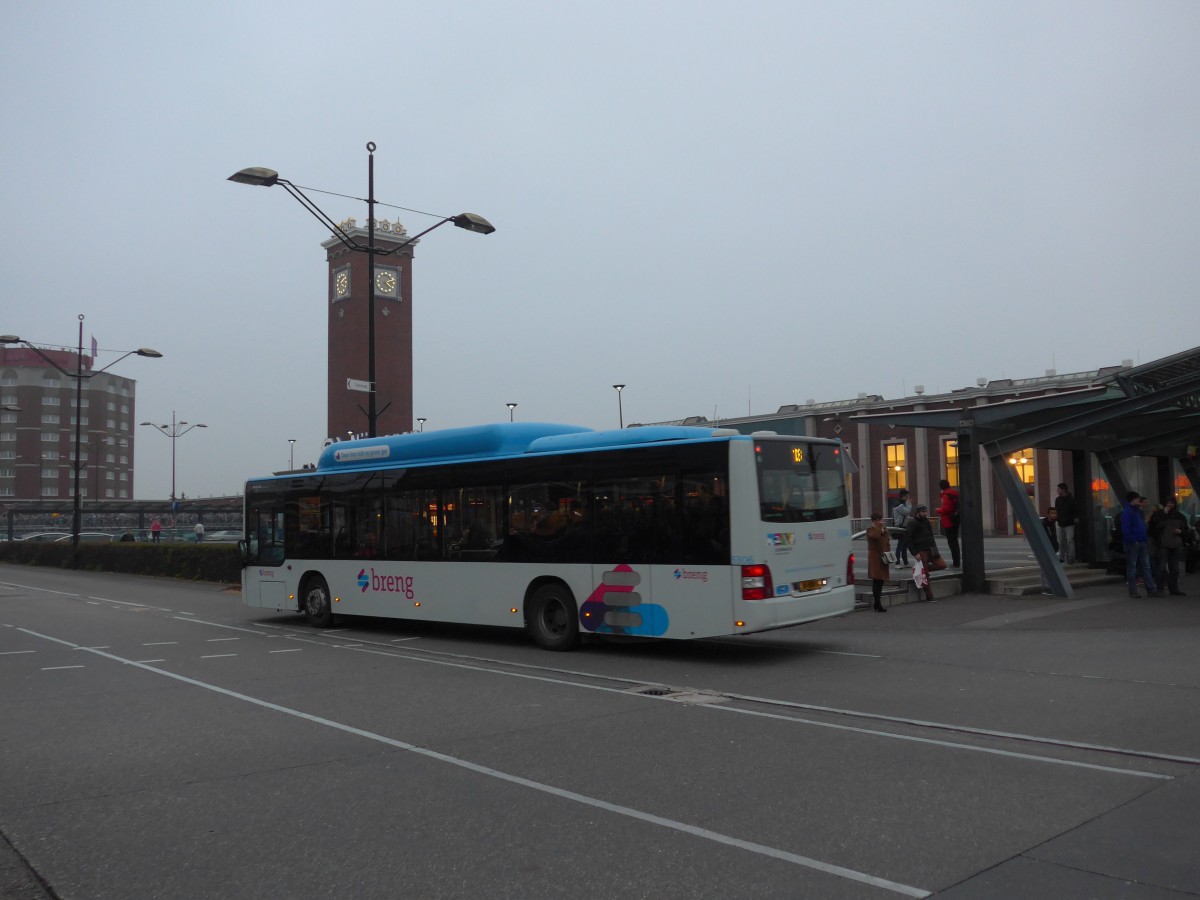 (157'105) - Breng, Ijsselmuiden - Nr. 5306/86-BBH-6 - MAN am 20. November 2014 beim Bahnhof Nijmegen