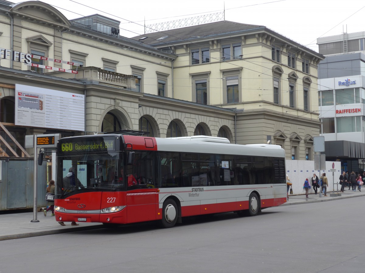 (157'531) - SW Winterthur - Nr. 227/ZH 751'227 - Solaris am 26. November 2014 beim Hauptbahnhof Winterthur