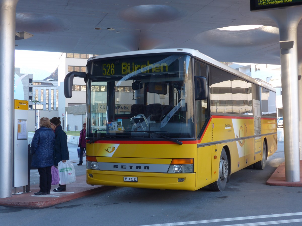 (157'888) - Autotour, Visp - VS 48'333 - Setra am 23. Dezember 2014 beim Bahnhof Visp